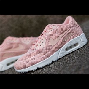 - Nike Air Max 90 soft pink rare
